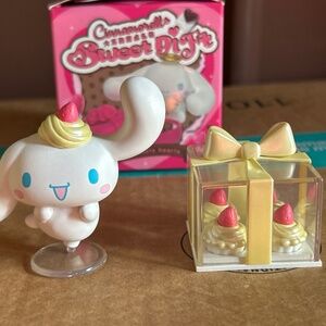 Toptoy Cinnamoroll Strawberry Cupcake Sweet Gift Figure Blind Box Sanrio